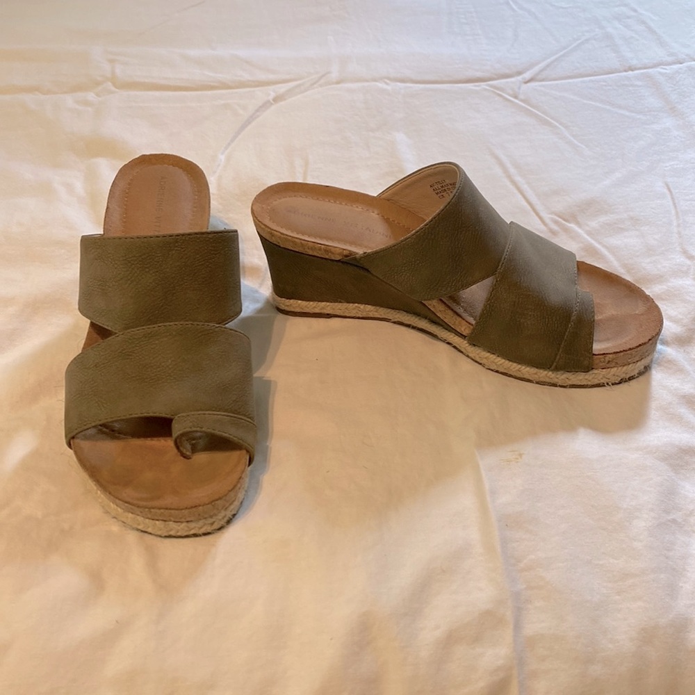 Olive green wedges. Size 7.5. Gently used